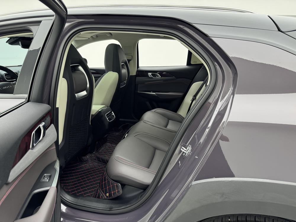 Lynk Lynk & Co 02