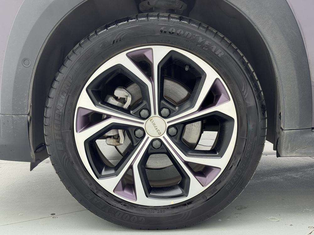 Lynk Lynk & Co 02