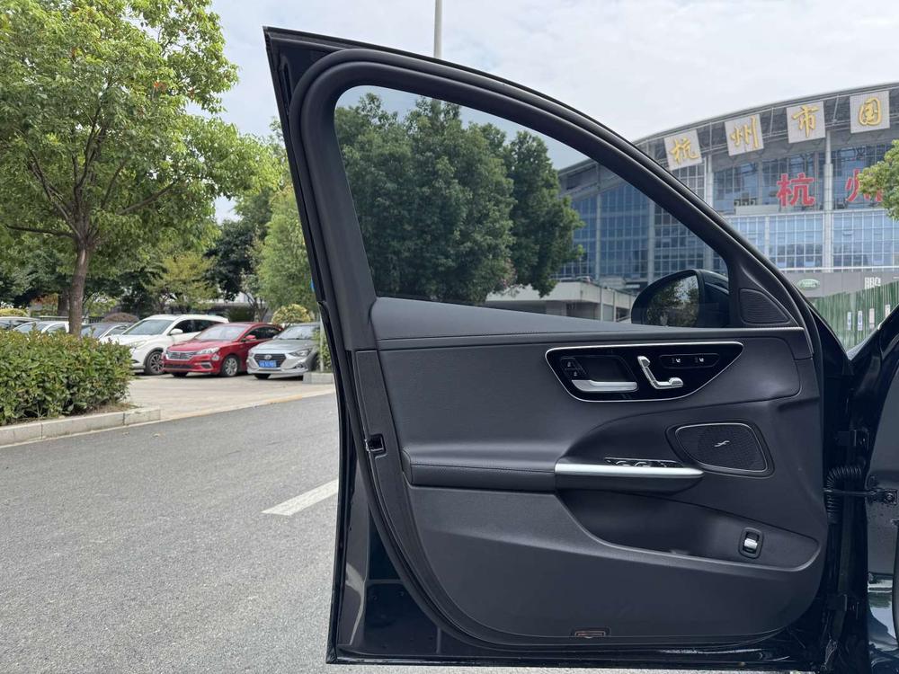 Mercedes-Benz Mercedes-Benz C-Class