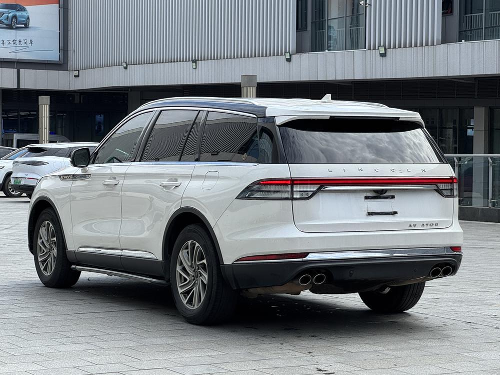 Lincoln Aviator