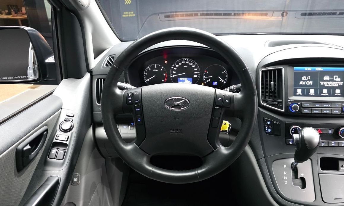 Hyundai Starex