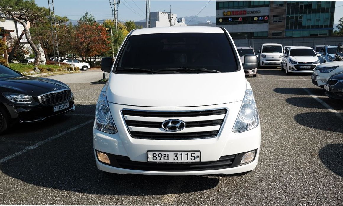 Hyundai Starex