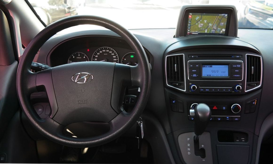 Hyundai Starex