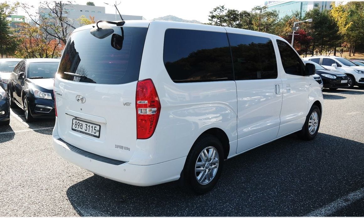 Hyundai Starex