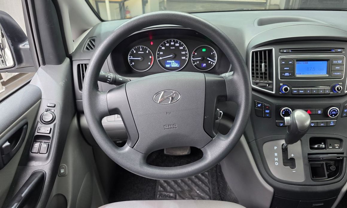Hyundai Starex