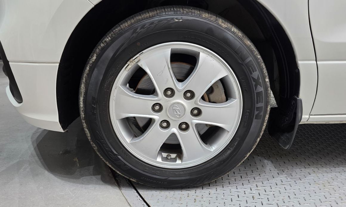 Hyundai Starex