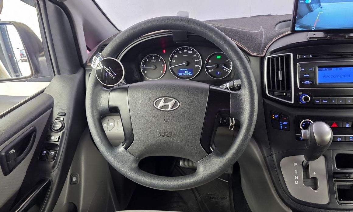 Hyundai Starex