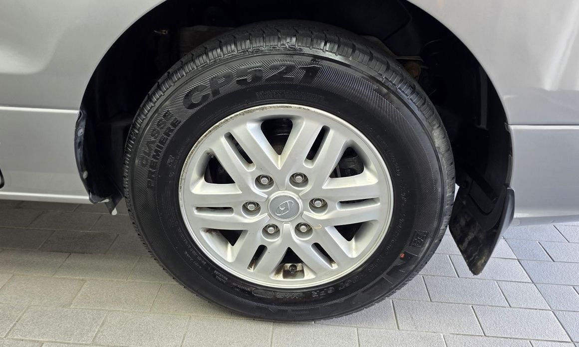 Hyundai Starex