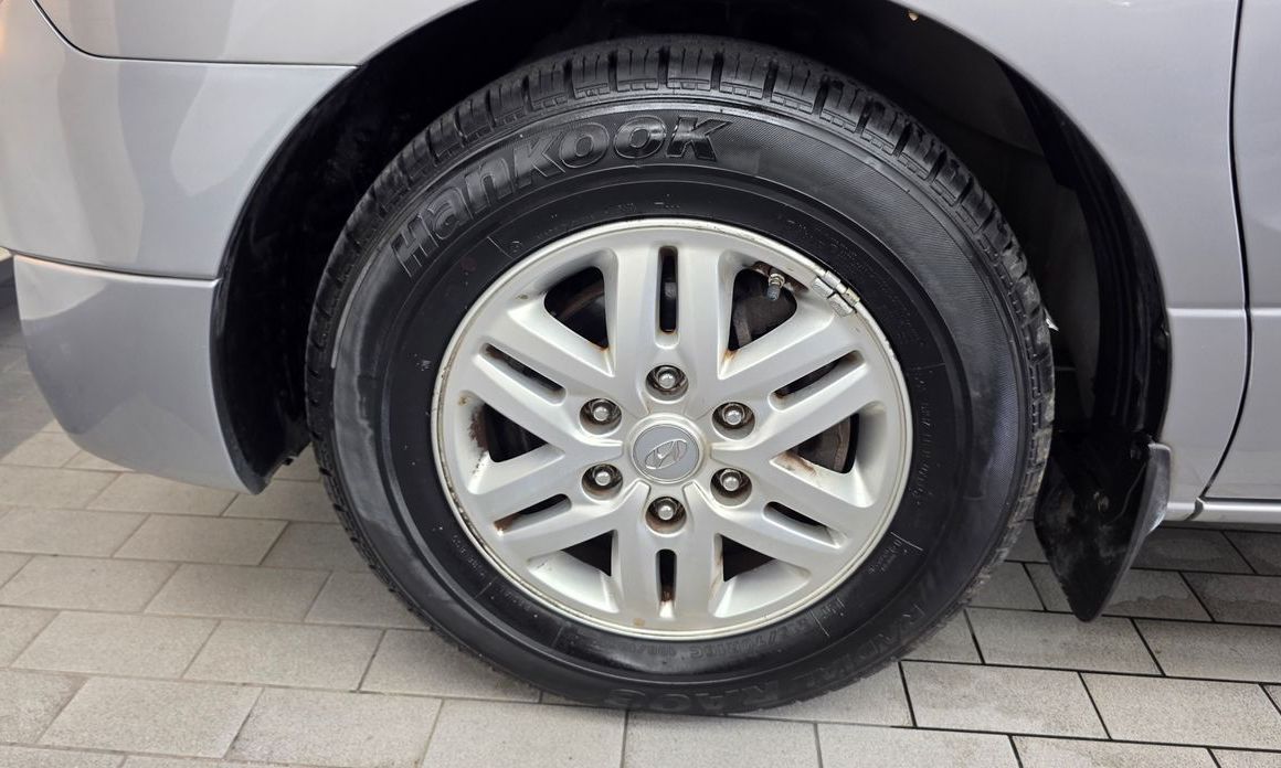 Hyundai Starex