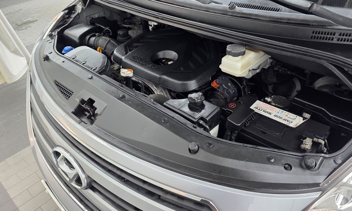 Hyundai Starex