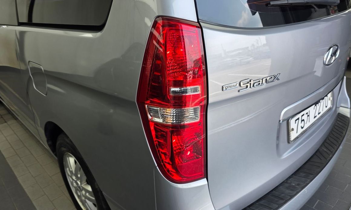 Hyundai Starex