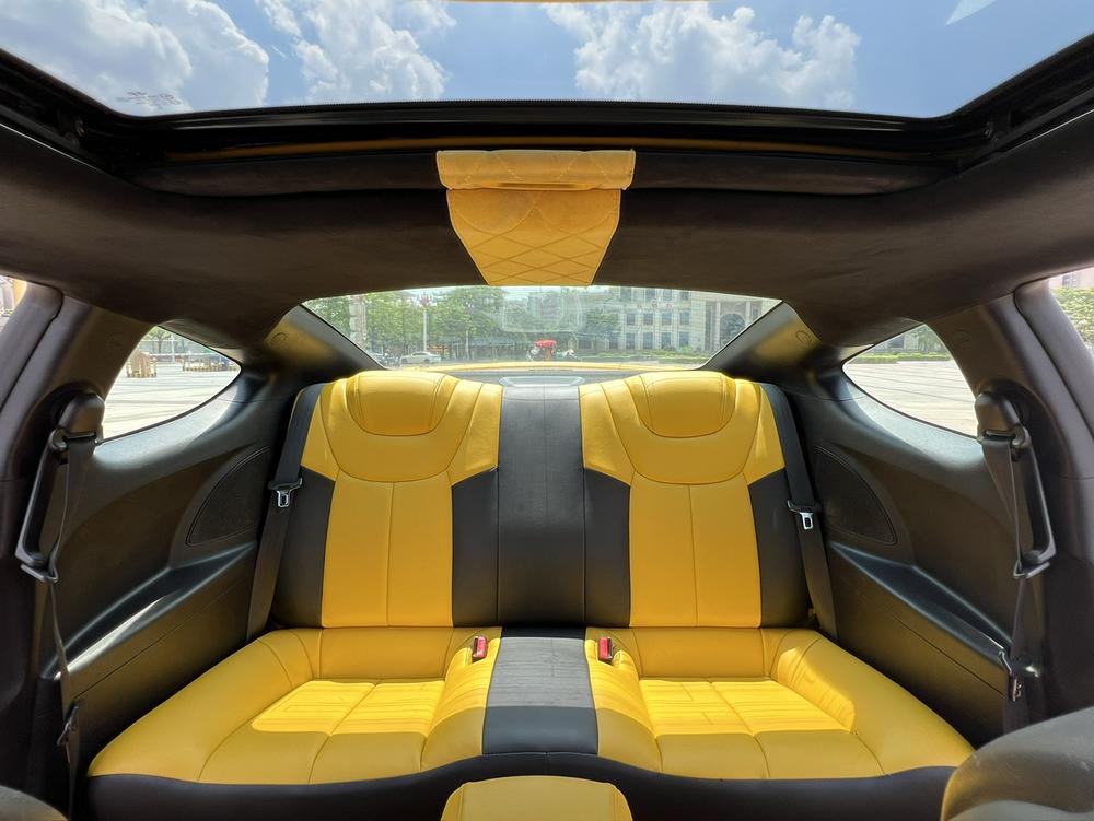 Hyundai Rohens-Coupe
