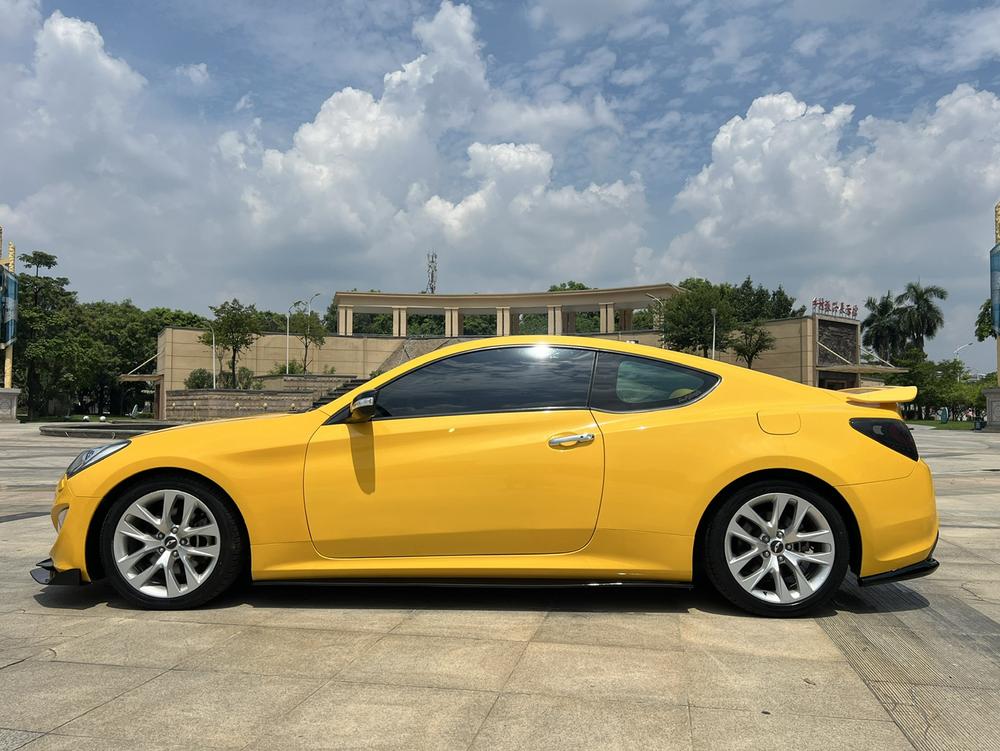 Hyundai Rohens-Coupe