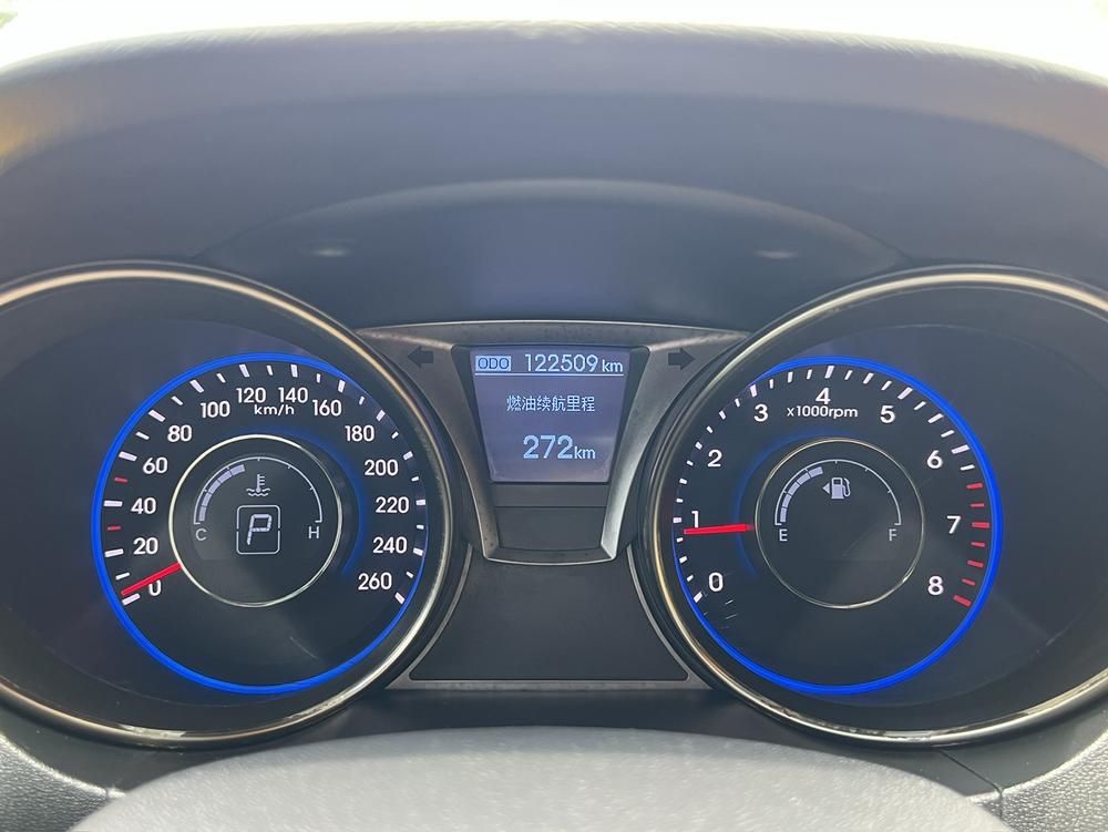 Hyundai Rohens-Coupe