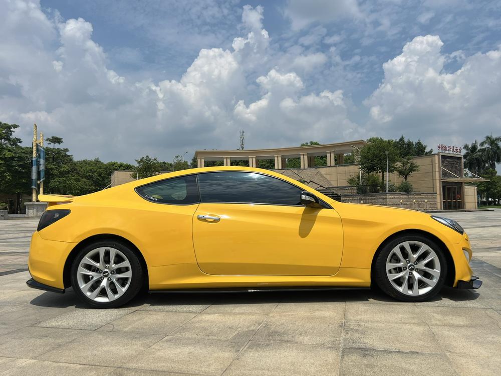Hyundai Rohens-Coupe