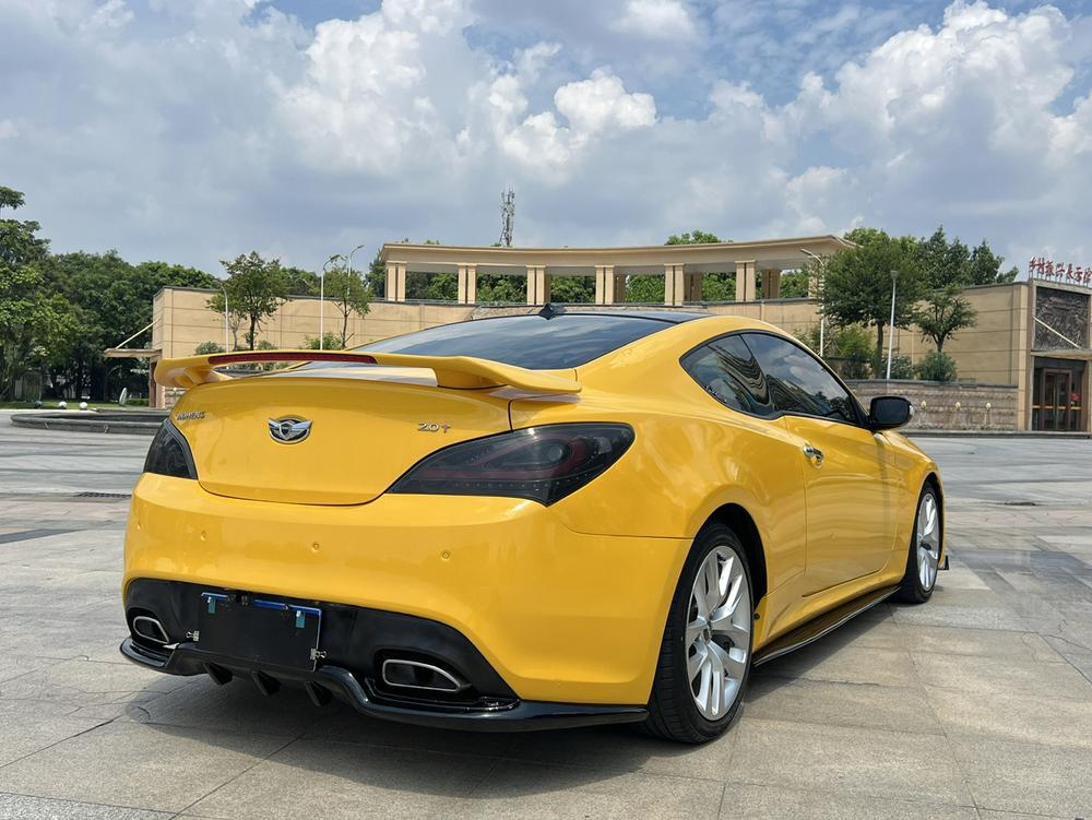 Hyundai Rohens-Coupe