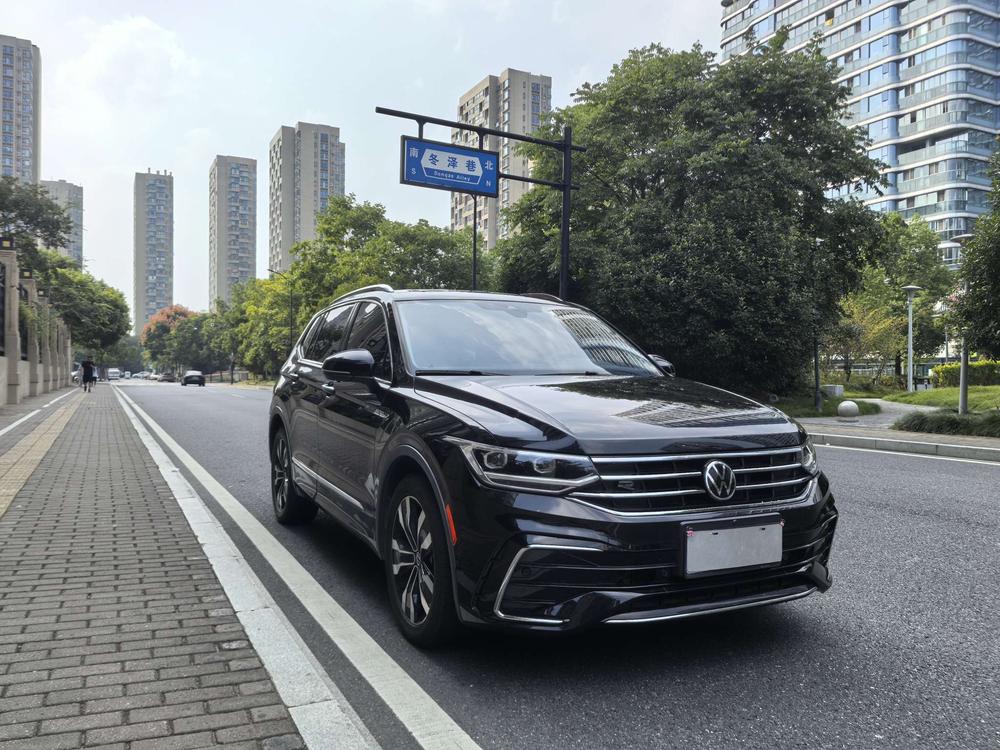 Volkswagen Tiguan L