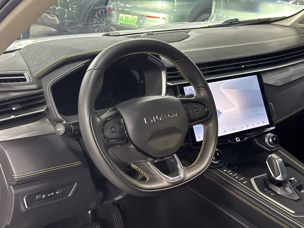 Lynk Lynk & Co 01