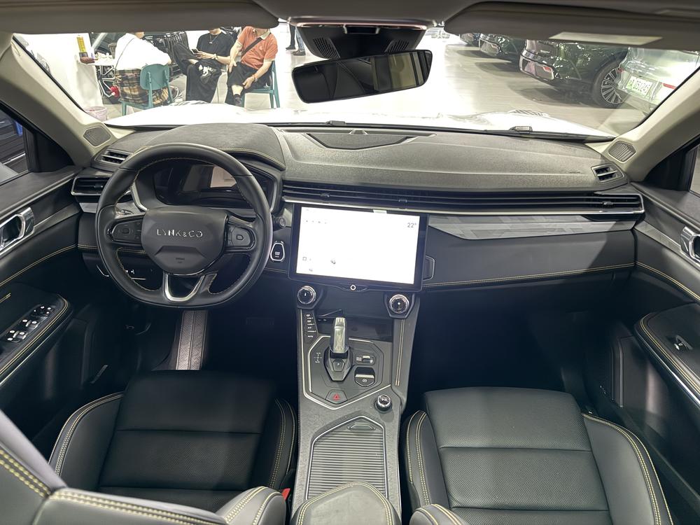 Lynk Lynk & Co 01