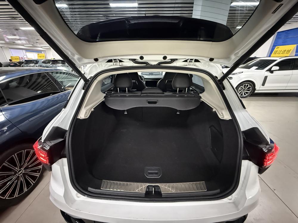 Lynk Lynk & Co 01
