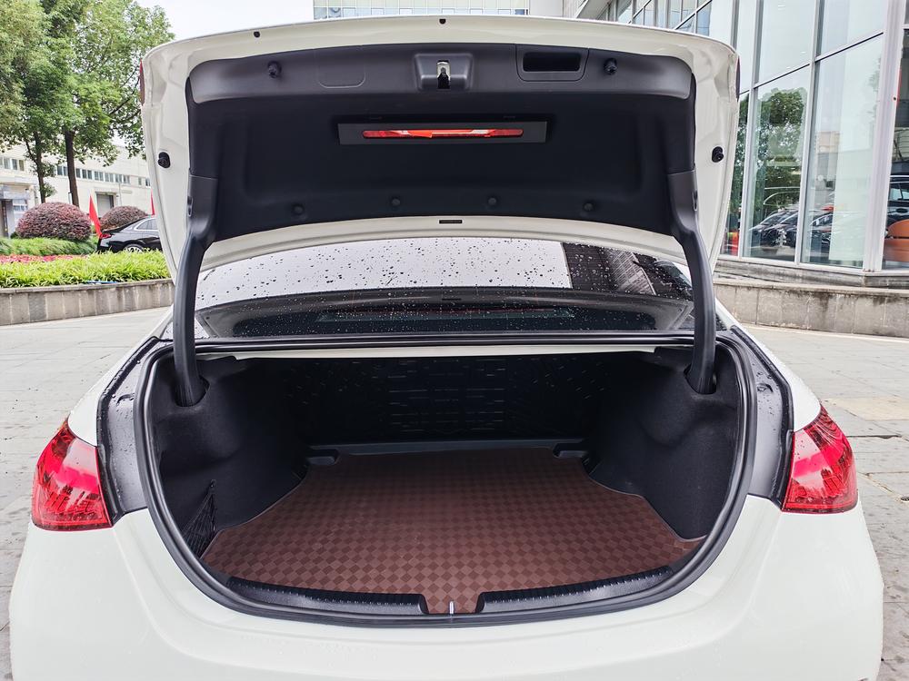 Mercedes-Benz Mercedes-Benz C-Class