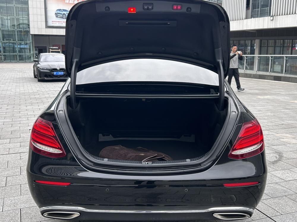 Mercedes-Benz Mercedes-Benz E-Class