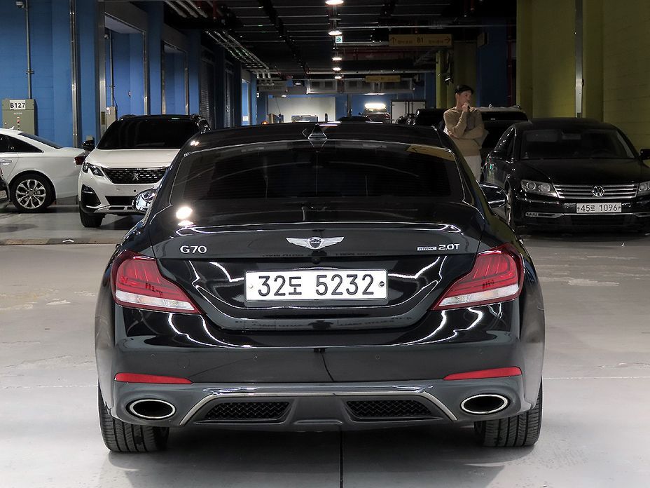Genesis G70