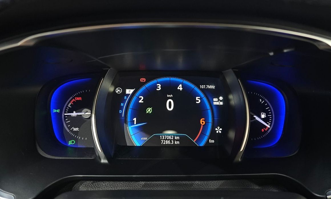 Renault SM6