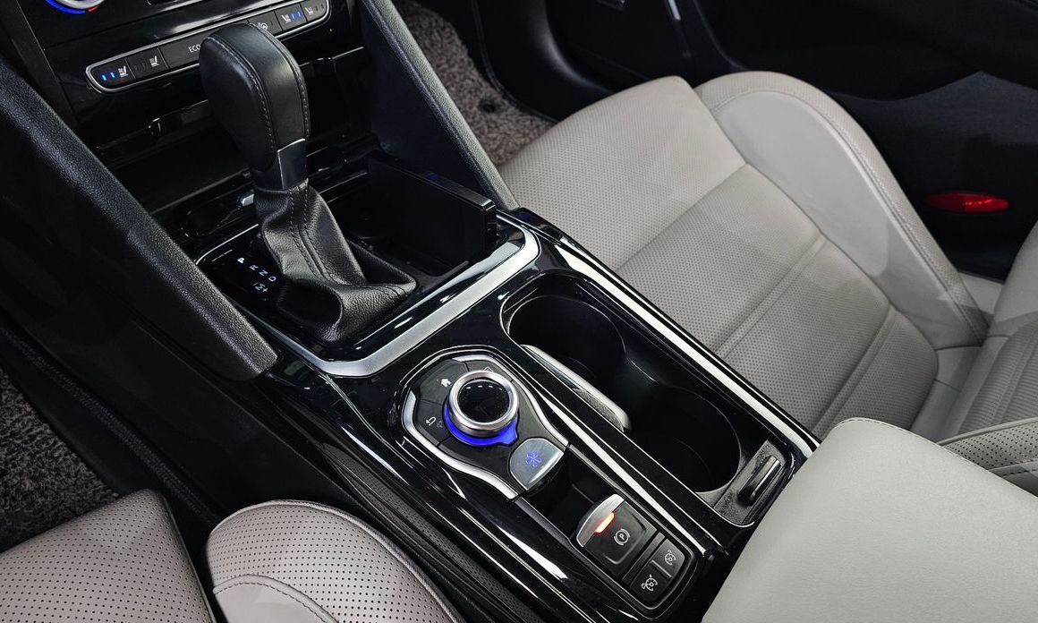 Renault SM6