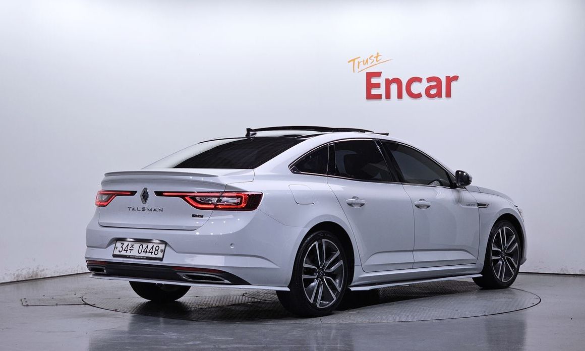 Renault SM6