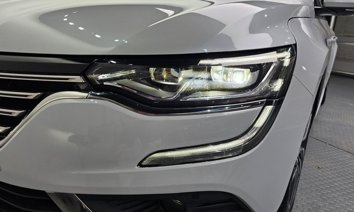 Renault SM6