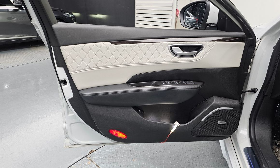 Renault SM6