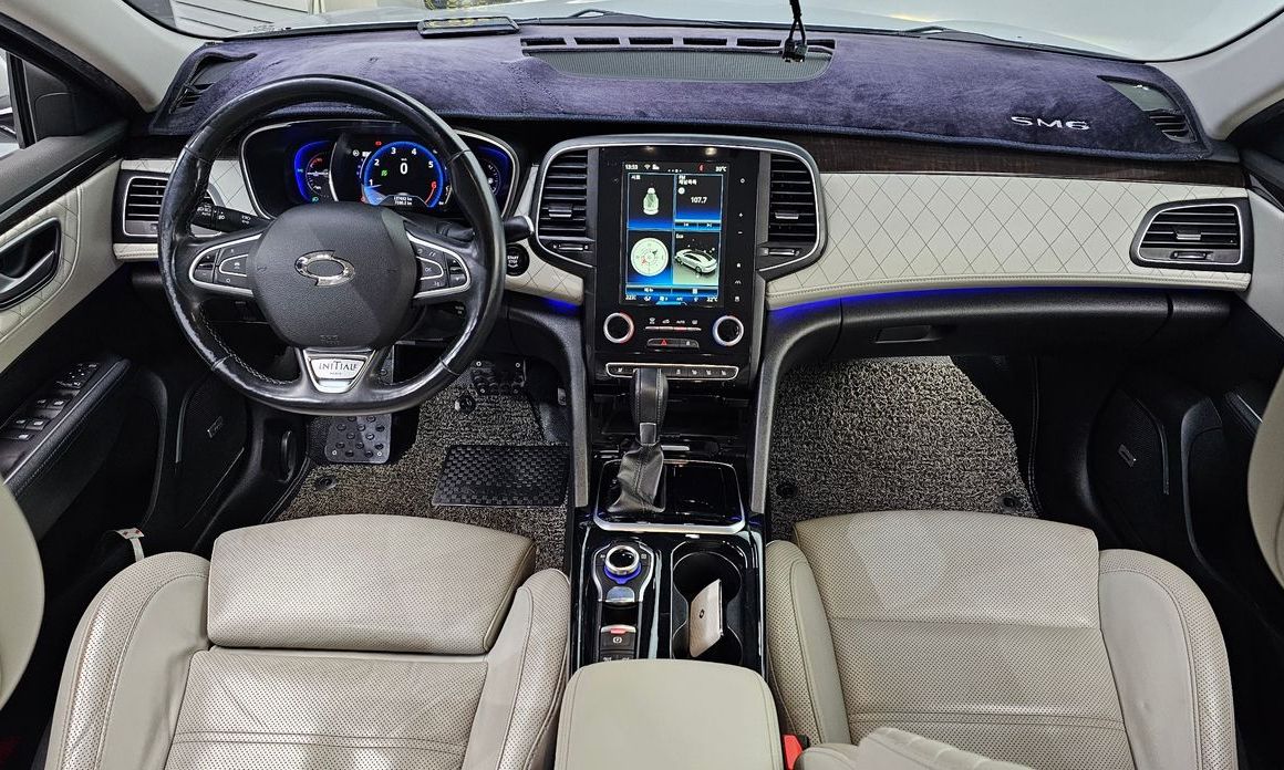Renault SM6