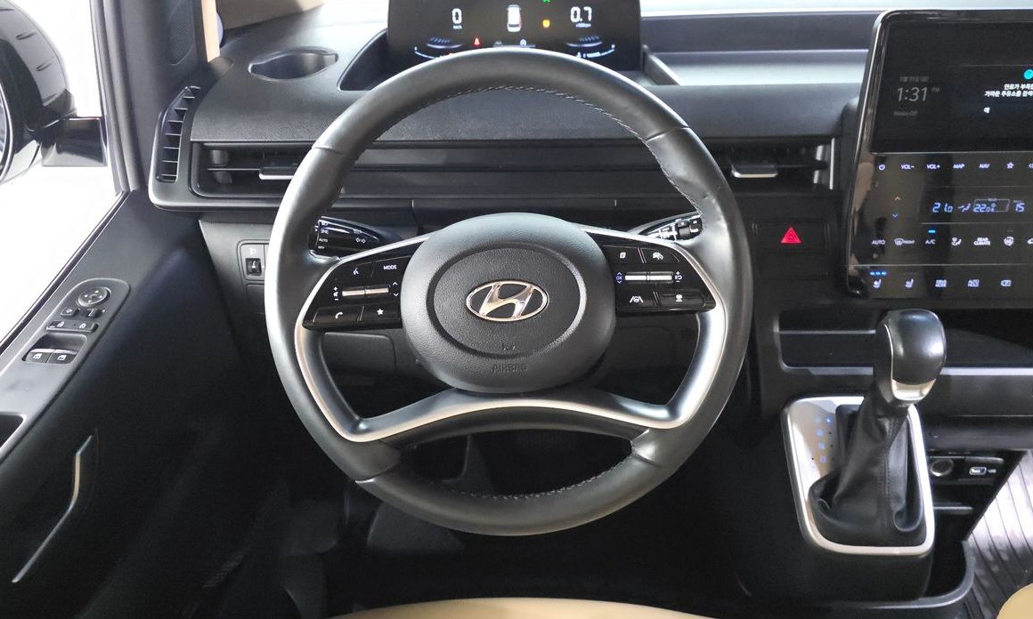 Hyundai Staria