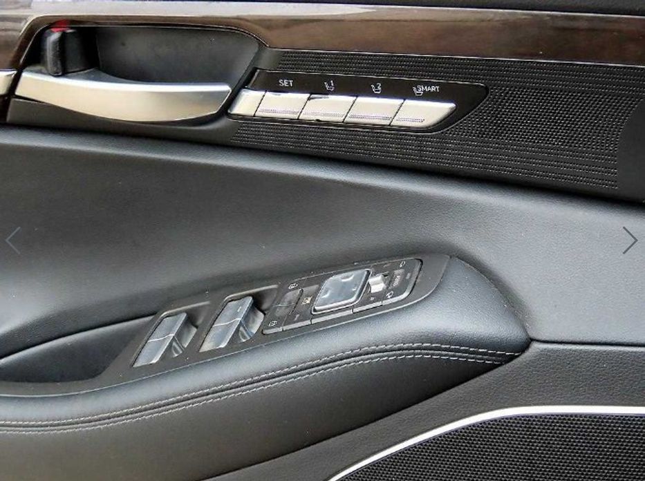 Genesis EQ900