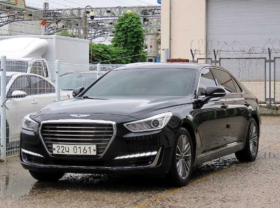 Genesis EQ900