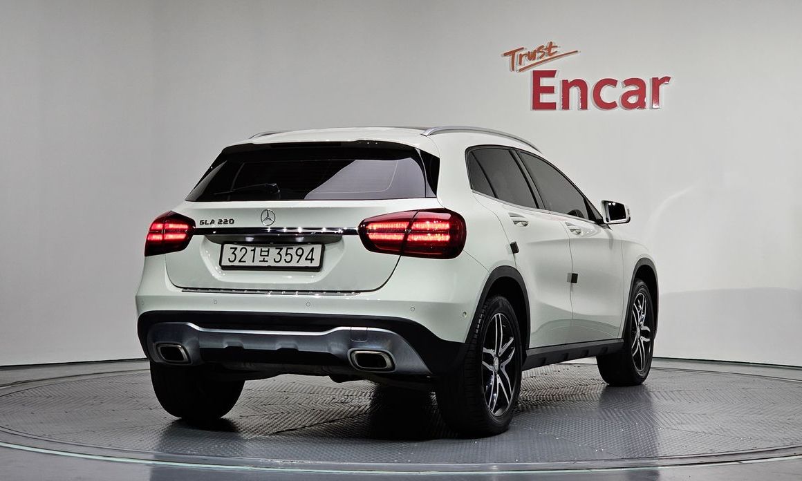 Mercedes-Benz GLA-Class