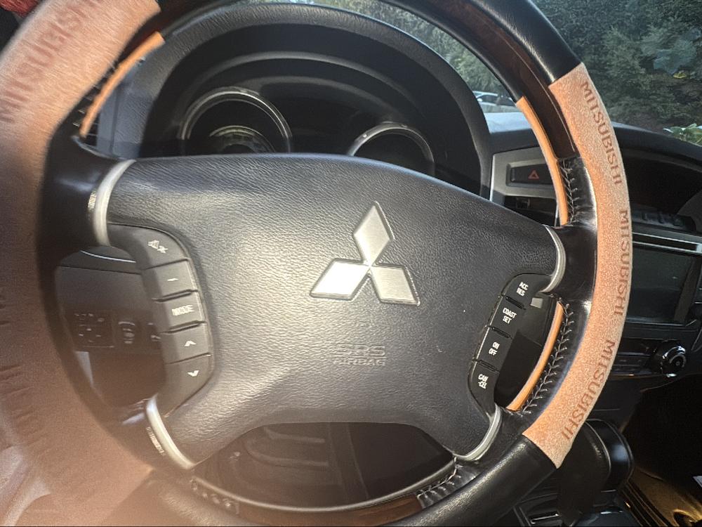Mitsubishi Pajero (Import)