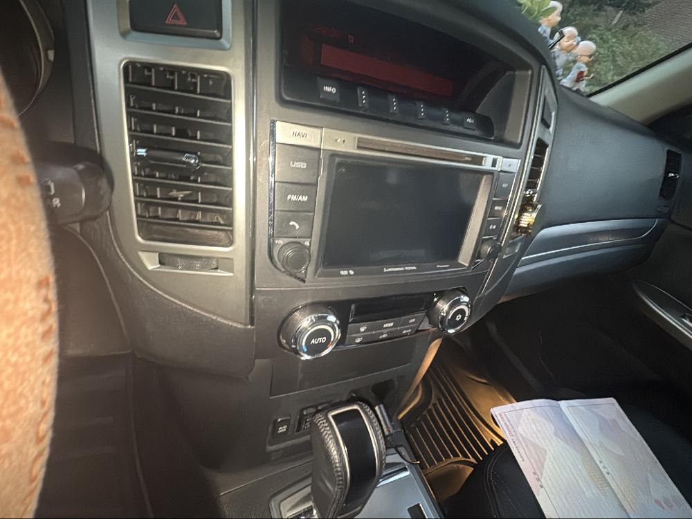 Mitsubishi Pajero (Import)
