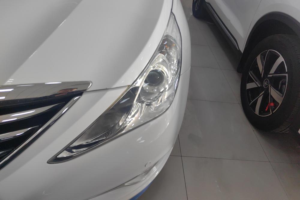 Hyundai Sonata YF
