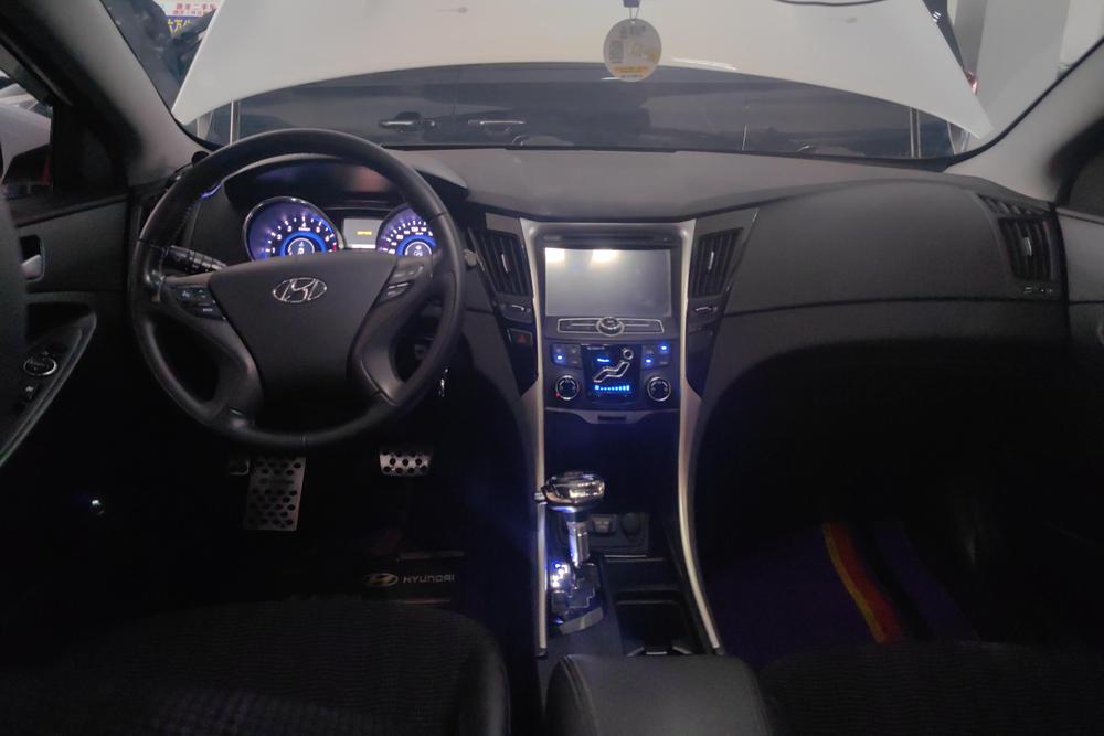 Hyundai Sonata YF