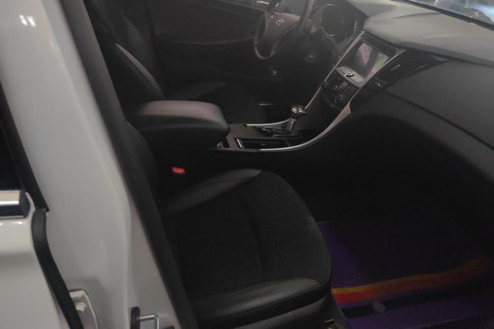 Hyundai Sonata YF