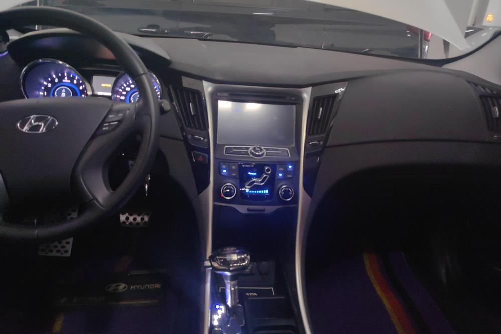 Hyundai Sonata YF